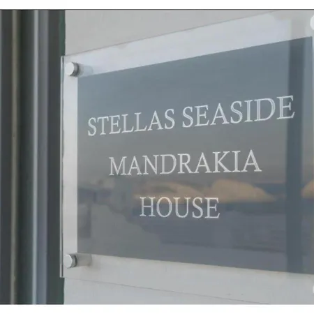 Stella's Seaside House * Mandrakia